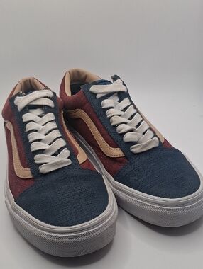 Vans Low-Top Sneakers in Navy, Burgundy & Tan